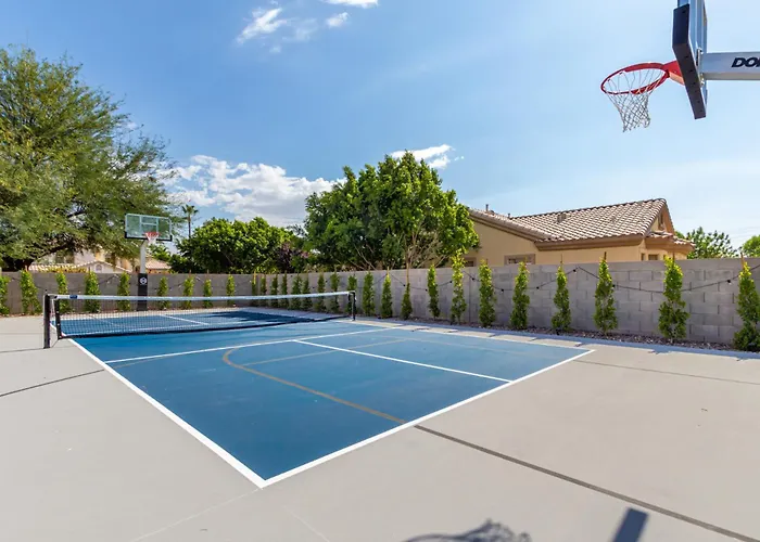 The Grand Saguaro Heated Pool Hot Tub Pickleball Sleeps 27 Holiday home Gilbert