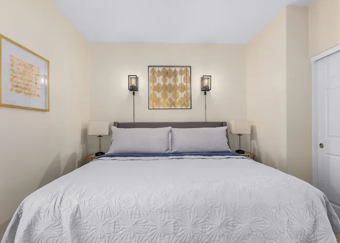 The Grand Saguaro Heated Pool Hot Tub Pickleball Sleeps 27 * Gilbert