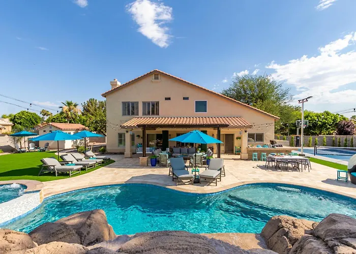 The Grand Saguaro Heated Pool Hot Tub Pickleball Sleeps 27 Holiday home