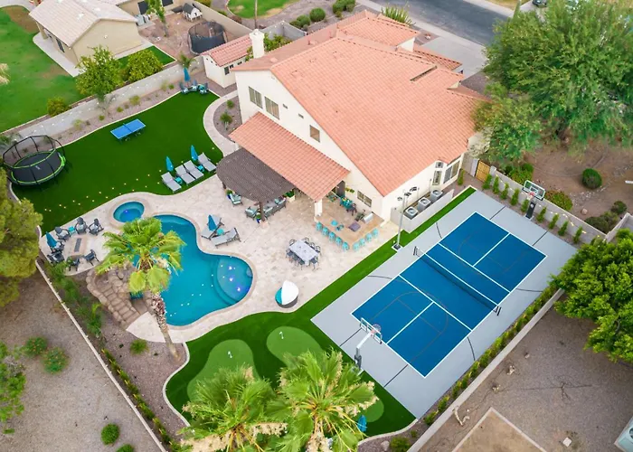 Holiday home The Grand Saguaro Heated Pool Hot Tub Pickleball Sleeps 27 Gilbert