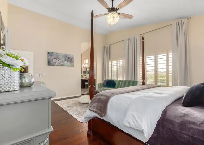 Holiday home The Grand Saguaro Heated Pool Hot Tub Pickleball Sleeps 27 *